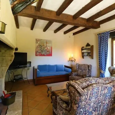 Le Pigeonnier De Sinzelle * Saint-Cyprien (Dordogne)
